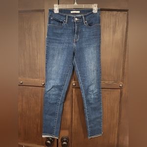 LEVI JEANS